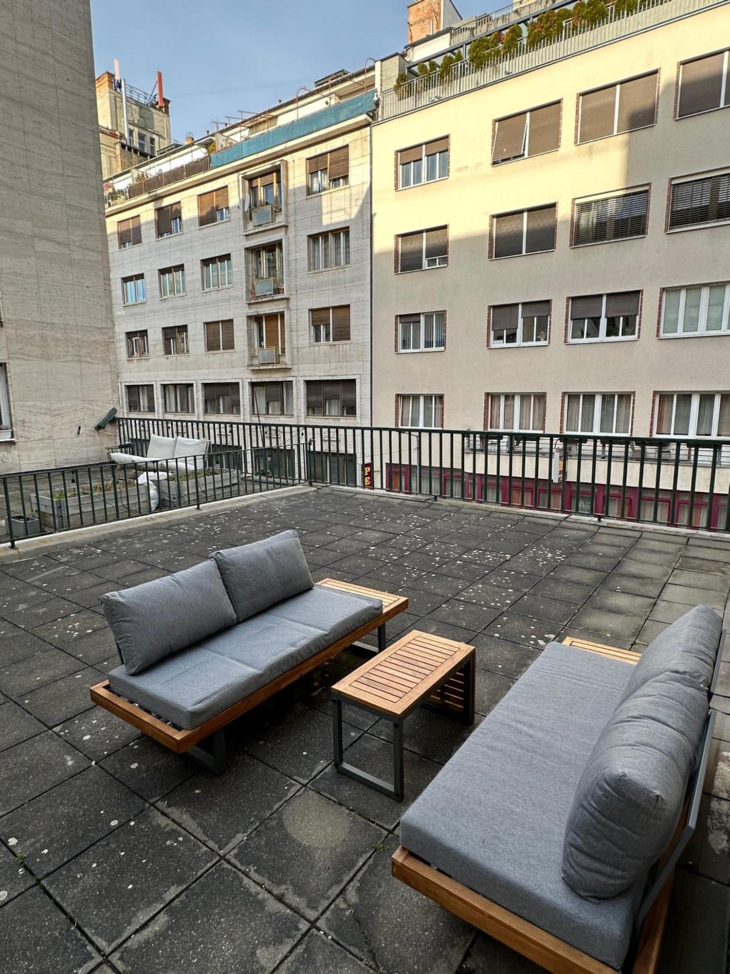 Bratislava Oldtown Apartment 130M2 ,60M2 Terrace And 2 Bathrooms 외부 사진